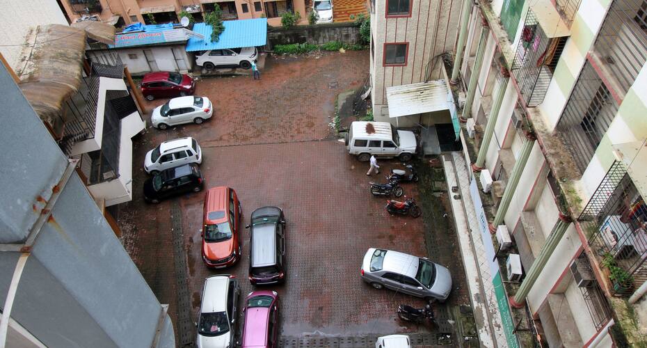 Girija Payyade Hotel, Thane 3